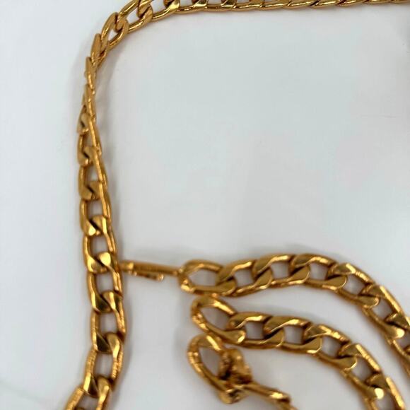 Chanel Vintage 24k Gold Plated Triple Layer Chain Belt with Crown Medallion - Picture 2 of 7